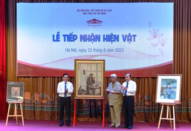 Bảo tàng Hồ Chí Minh tổ chức Lễ tiếp nhận các tác phẩm nghệ thuật về Chủ tịch Hồ Chí Minh của họa sĩ Văn Giáo - Ảnh 5.