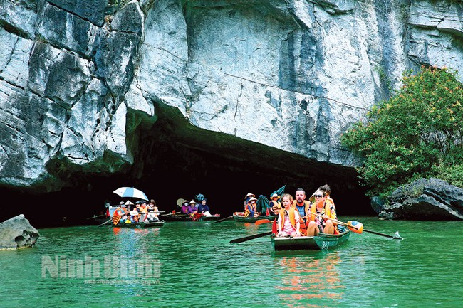 Du lịch Ninh Bình tạo động lực thúc đẩy tăng trưởng kinh tế - Ảnh 1.