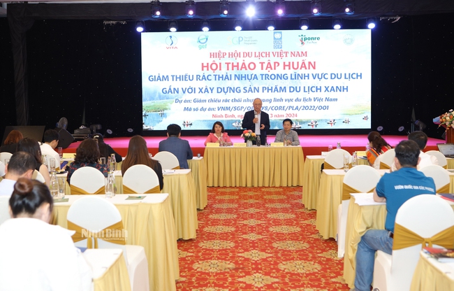 Ninh Bình: Hội thảo tập huấn giảm thiểu rác thải nhựa trong lĩnh vực du lịch gắn với xây dựng sản phẩm du lịch xanh - Ảnh 1.