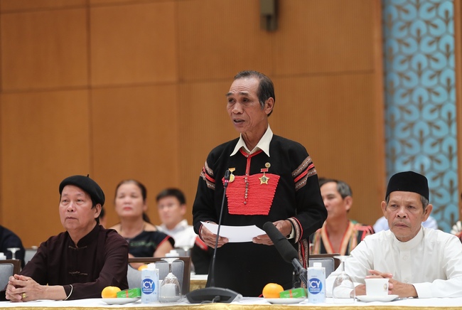 Thủ tướng Phạm Minh Chính gặp mặt các già làng, trưởng bản, nghệ nhân, người có uy tín - Ảnh 7.
