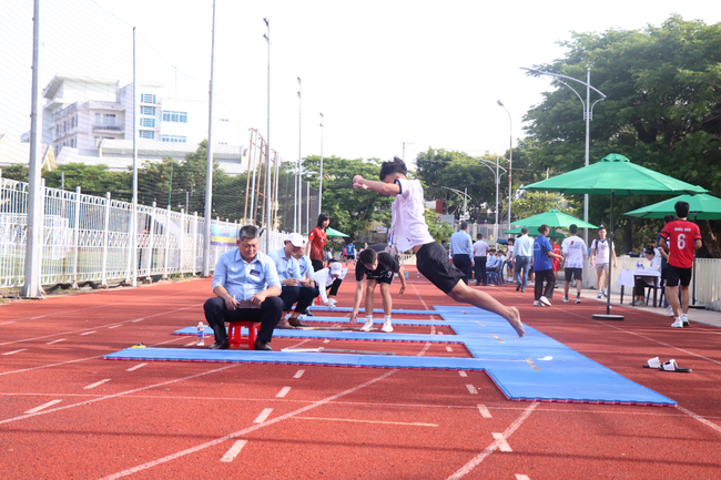 Trường Đại học Thể dục Thể thao Đà Nẵng tổ chức kỳ thi tuyển sinh năng khiếu đại học chính quy đợt 1, năm 2024 - Ảnh 3.