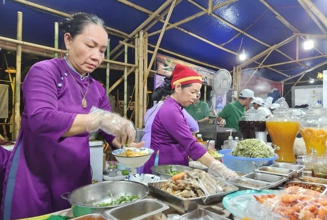 Huế hướng tới mục tiêu thành phố sáng tạo UNESCO qua giá trị ẩm thực - Ảnh 1.