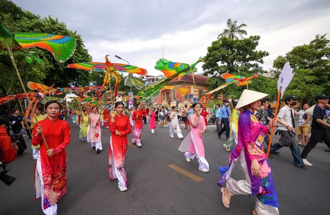 Tuần lễ Festival Nghệ thuật Quốc tế Huế 2024: “Khát vọng rạng rỡ ngàn sau” - Ảnh 2.