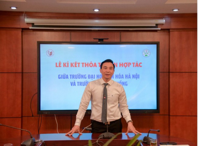 Lễ ký kết biên bản hợp tác giữa Trường Đại học Văn hóa Hà Nội và Trường THPT Lam Hồng - Ảnh 2.
