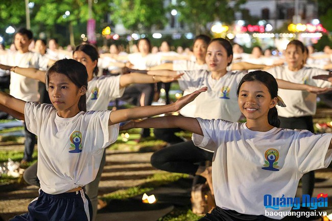 Kỷ niệm ngày Quốc tế Yoga lần thứ X tại Quảng Ngãi - Ảnh 1.