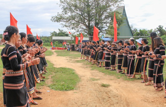 Kon Tum: Hiệu quả từ phong trào “Toàn dân đoàn kết xây dựng đời sống văn hóa” - Ảnh 1.