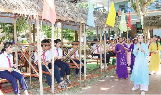 Thừa Thiên Huế: Để văn hóa bản địa “níu chân” du khách - Ảnh 1.