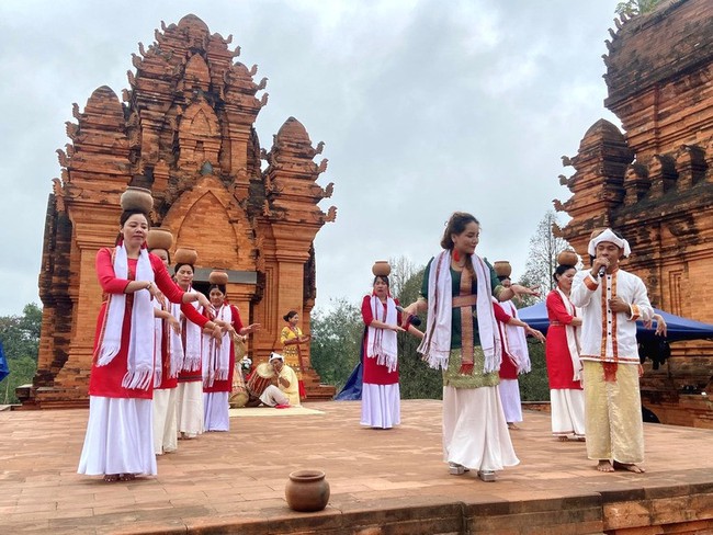 An Giang ban hành Kế hoạch tham gia Ngày hội Văn hóa dân tộc Chăm lần thứ VI tại tỉnh Ninh Thuận, năm 2024 - Ảnh 1.