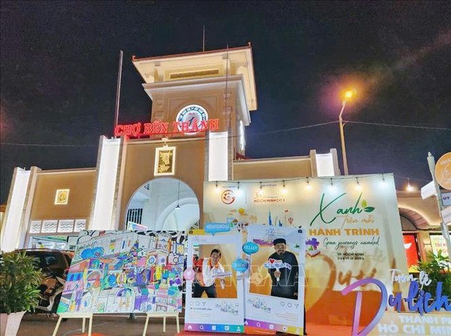 TP. Hồ Chí Minh đón gần 696 nghìn lượt khách quốc tế trong tháng 7/2025 - Ảnh 1. TP. Hồ Chí Minh đón gần 696 nghìn lượt khách quốc tế trong tháng 7/2025 - Ảnh 1.