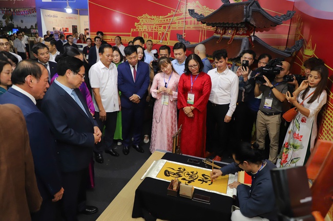 Thủ tướng Chính phủ Phạm Minh Chính dự Lễ hội Văn hóa Thế giới tại Hà Nội lần thứ nhất - Ảnh 2.