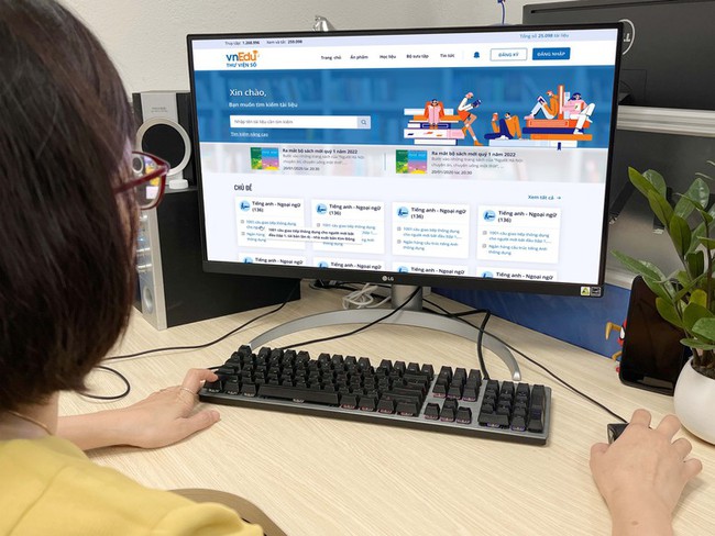 Chuyển đổi số trong thư viện khổn chỉ là chuyển dạng thông tin, tư liệu từ dạng giấy sang dạng điện tử - Ảnh 2. Chuyển đổi số trong thư viện khổn chỉ là chuyển dạng thông tin, tư liệu từ dạng giấy sang dạng điện tử - Ảnh 2.