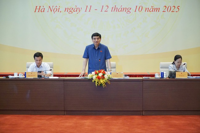 Hoàn thiện dự thảo Luật Báo chí (sửa đổi): Xây dựng nền báo chí hiện đại, nhân văn và tự chủ hơn trong thời kỳ chuyển đổi số - Ảnh 1. Hoàn thiện dự thảo Luật Báo chí (sửa đổi): Xây dựng nền báo chí hiện đại, nhân văn và tự chủ hơn trong thời kỳ chuyển đổi số - Ảnh 1.
