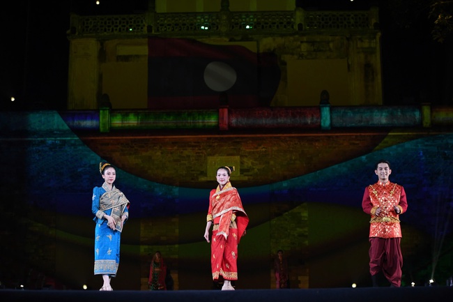 &quot;Bước chân di sản&quot;:  Tôn vinh sự đa dạng văn hoá, kết nối trái tim và lòng nhân ái không biên giới - Ảnh 6.