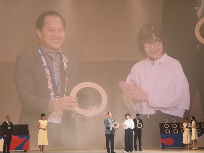 Nhà Triển lãm Việt Nam tỏa sáng tại EXPO 2025 Osaka, Kansai – Giành giải bạc “Thiết kế trưng bày xuất sắc nhất” - Ảnh 1. Nhà Triển lãm Việt Nam tỏa sáng tại EXPO 2025 Osaka, Kansai – Giành giải bạc “Thiết kế trưng bày xuất sắc nhất” - Ảnh 1.