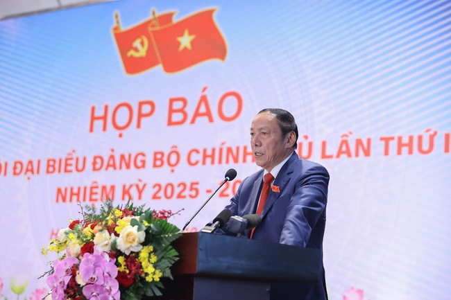 Bộ trưởng Nguyễn Văn Hùng: Phát huy tối đa tinh thần dân chủ tham gia đóng góp cho Đảng tiếp tục hoàn thiện văn kiện Đại hội - Ảnh 1. Bộ trưởng Nguyễn Văn Hùng: Phát huy tối đa tinh thần dân chủ tham gia đóng góp cho Đảng tiếp tục hoàn thiện văn kiện Đại hội - Ảnh 1.