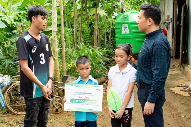 Sunshine Group tiếp tục lan tỏa hành trình “chạm tới trái tim” tại Phú Thọ & Đồng Tháp cùng Cặp lá yêu thương - Ảnh 4. Sunshine Group tiếp tục lan tỏa hành trình “chạm tới trái tim” tại Phú Thọ & Đồng Tháp cùng Cặp lá yêu thương - Ảnh 4.