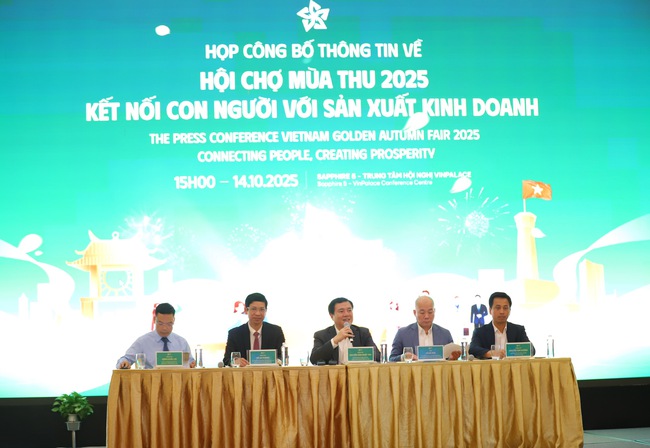 Thứ trưởng Hồ An Phong: Người dân đến với Hội chợ mùa Thu 2025 không chỉ trải nghiệm mua sắm mà còn để thưởng thức văn hóa - Ảnh 1. Thứ trưởng Hồ An Phong: Người dân đến với Hội chợ mùa Thu 2025 không chỉ trải nghiệm mua sắm mà còn để thưởng thức văn hóa - Ảnh 1.