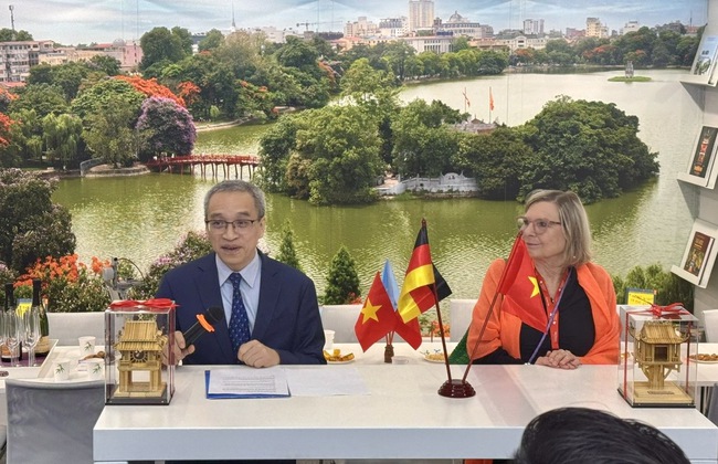 Khai mạc không gian Sách Việt Nam tại Hội sách Frankfurt, Đức - Ảnh 2.