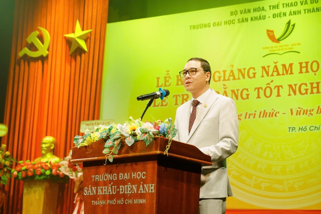 Sân khấu và điện ảnh không chỉ là nghệ thuật, mà còn là vũ khí để xây dựng một Việt Nam hùng cường - Ảnh 1. Sân khấu và điện ảnh không chỉ là nghệ thuật, mà còn là vũ khí để xây dựng một Việt Nam hùng cường - Ảnh 1.