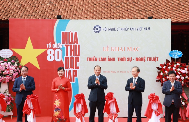 Triển lãm ảnh Thời sự – Nghệ thuật &quot;Tổ quốc – 80 mùa thu Độc lập&quot;: Bản hùng ca bằng hình ảnh về Tổ quốc Việt Nam - Ảnh 1.