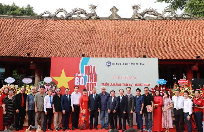 Triển lãm ảnh Thời sự – Nghệ thuật &quot;Tổ quốc – 80 mùa thu Độc lập&quot;: Bản hùng ca bằng hình ảnh về Tổ quốc Việt Nam - Ảnh 9.