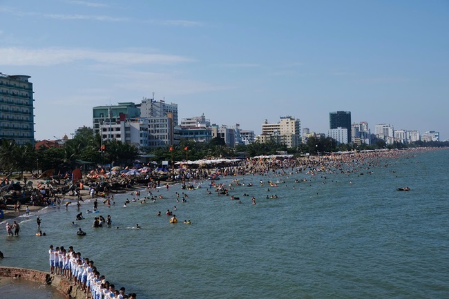 Thanh Hóa: Chương trình kích cầu du lịch đã góp phần gia tăng lượng khách đến Thanh Hóa - Ảnh 1. Thanh Hóa: Chương trình kích cầu du lịch đã góp phần gia tăng lượng khách đến Thanh Hóa - Ảnh 1.