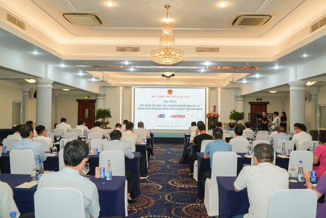 Tập huấn chuyển đổi số cho các cơ quan báo chí hoạt động phát thanh, truyền hình - Ảnh 3. Tập huấn chuyển đổi số cho các cơ quan báo chí hoạt động phát thanh, truyền hình - Ảnh 3.