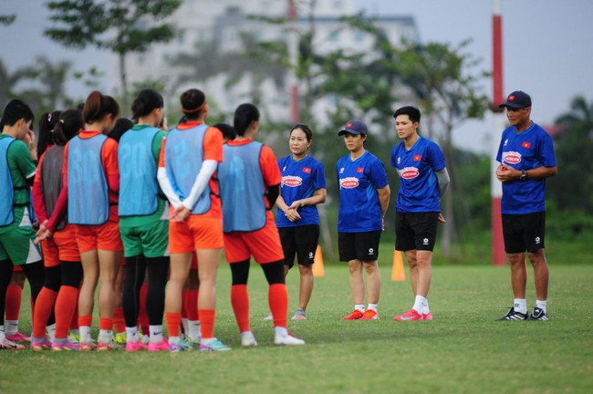 Tuyển nữ Việt Nam sẽ tập trung vào cuối tháng 10 nhằm chuẩn bị cho SEA Games 33 - Ảnh 1. Tuyển nữ Việt Nam sẽ tập trung vào cuối tháng 10 nhằm chuẩn bị cho SEA Games 33 - Ảnh 1.