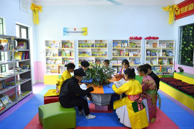 Bình đẳng trong tiếp cận tri thức: Chuyển đổi số thư viện vùng khó khăn - Ảnh 1. Bình đẳng trong tiếp cận tri thức: Chuyển đổi số thư viện vùng khó khăn - Ảnh 1.