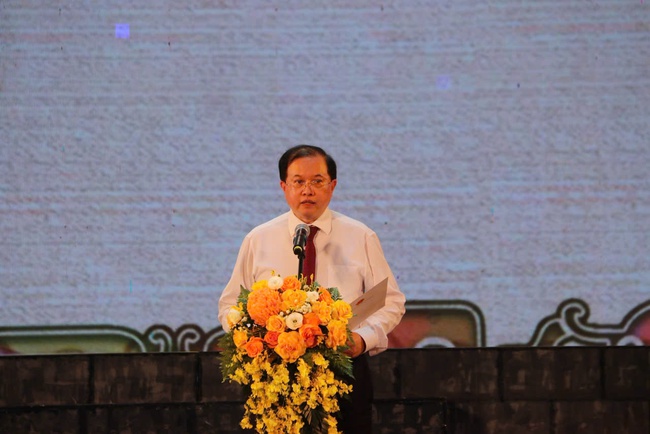 Liên hoan Chèo toàn quốc năm 2025: Thắp sáng ngọn lửa đam mê nghệ thuật Chèo trong lòng công chúng - Ảnh 2. Liên hoan Chèo toàn quốc năm 2025: Thắp sáng ngọn lửa đam mê nghệ thuật Chèo trong lòng công chúng - Ảnh 2.