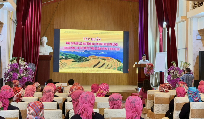 Tập huấn nâng cao năng lực bảo tồn, phát huy giá trị lễ hội truyền thống gắn với phát triển du lịch - Ảnh 1. Tập huấn nâng cao năng lực bảo tồn, phát huy giá trị lễ hội truyền thống gắn với phát triển du lịch - Ảnh 1.