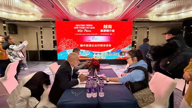 Sôi động Chương trình Giới thiệu Du lịch Việt Nam tại Bắc Kinh - Ảnh 17. Sôi động Chương trình Giới thiệu Du lịch Việt Nam tại Bắc Kinh - Ảnh 17.