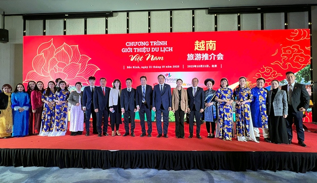 Sôi động Chương trình Giới thiệu Du lịch Việt Nam tại Bắc Kinh - Ảnh 9. Sôi động Chương trình Giới thiệu Du lịch Việt Nam tại Bắc Kinh - Ảnh 9.
