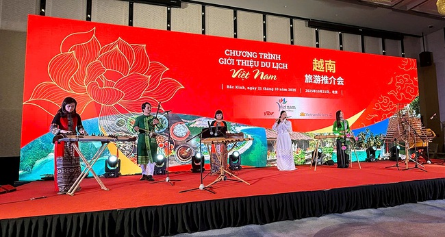 Sôi động Chương trình Giới thiệu Du lịch Việt Nam tại Bắc Kinh - Ảnh 7. Sôi động Chương trình Giới thiệu Du lịch Việt Nam tại Bắc Kinh - Ảnh 7.