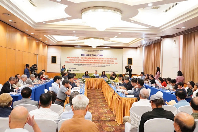 Khơi dậy khát vọng cống hiến của đội ngũ văn nghệ sĩ Thủ đô - Ảnh 5. Khơi dậy khát vọng cống hiến của đội ngũ văn nghệ sĩ Thủ đô - Ảnh 5.