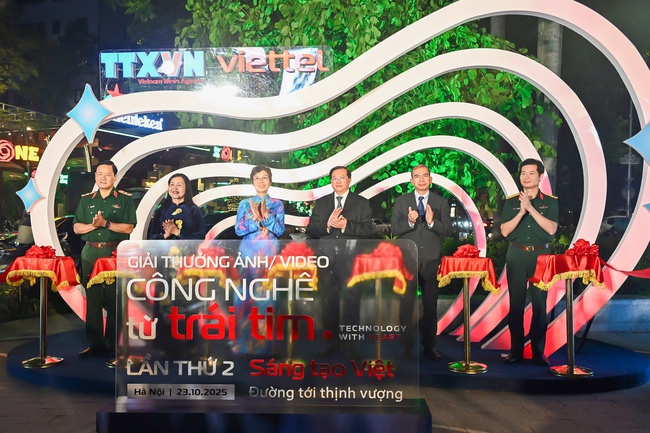 Trao 32 tác phẩm xuất sắc đoạt Giải thưởng ảnh/video Công nghệ từ trái tim lần thứ 2 - Ảnh 7. Trao 32 tác phẩm xuất sắc đoạt Giải thưởng ảnh/video Công nghệ từ trái tim lần thứ 2 - Ảnh 7.