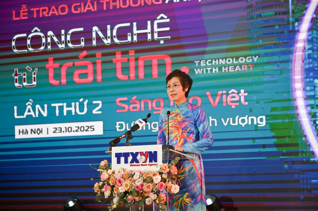 Trao 32 tác phẩm xuất sắc đoạt Giải thưởng ảnh/video Công nghệ từ trái tim lần thứ 2 - Ảnh 2. Trao 32 tác phẩm xuất sắc đoạt Giải thưởng ảnh/video Công nghệ từ trái tim lần thứ 2 - Ảnh 2.