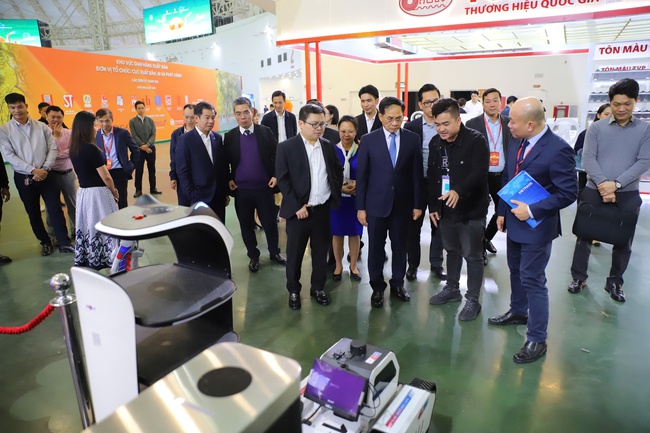Phó Thủ tướng Bùi Thanh Sơn kiểm tra công tác chuẩn bị Hội chợ mùa Thu 2025 - Ảnh 4. Phó Thủ tướng Bùi Thanh Sơn kiểm tra công tác chuẩn bị Hội chợ mùa Thu 2025 - Ảnh 4.