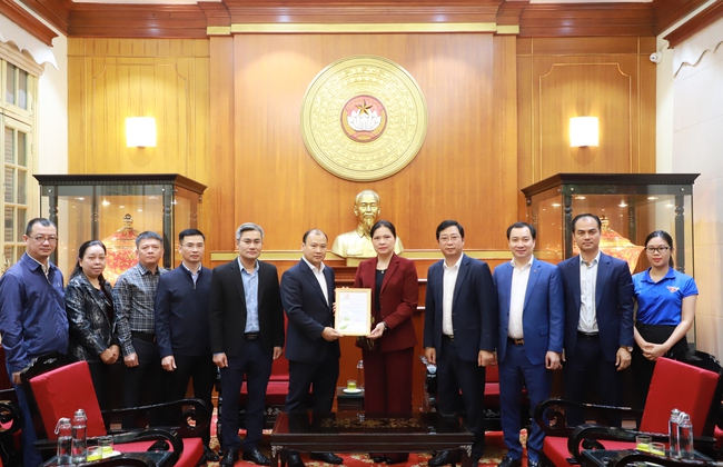 Bộ VHTTDL trao 2 tỷ đồng hỗ trợ đồng bào bị thiệt hại do bão, lũ - Ảnh 4. Bộ VHTTDL trao 2 tỷ đồng hỗ trợ đồng bào bị thiệt hại do bão, lũ - Ảnh 4.