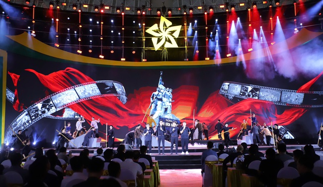 Thủ tướng: Hội chợ mùa Thu 2025 phải thực sự trở thành không gian kết nối giữa con người với con người, giữa con người với văn hóa, sản xuất và tiêu dùng - Ảnh 5.