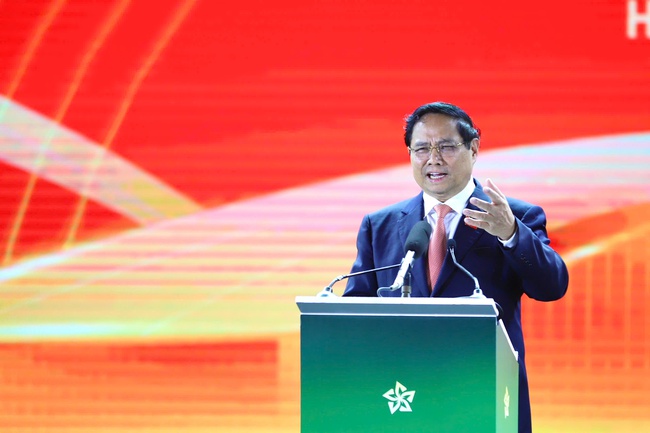 Thủ tướng: Hội chợ mùa Thu 2025 phải thực sự trở thành không gian kết nối giữa con người với con người, giữa con người với văn hóa, sản xuất và tiêu dùng - Ảnh 3.