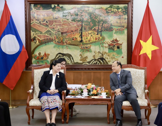 Thứ trưởng Thường trực Lê Hải Bình tiếp Phó Trưởng ban Tuyên huấn Trung ương Đảng Nhân dân Cách mạng Lào - Ảnh 1. Thứ trưởng Thường trực Lê Hải Bình tiếp Phó Trưởng ban Tuyên huấn Trung ương Đảng Nhân dân Cách mạng Lào - Ảnh 1.