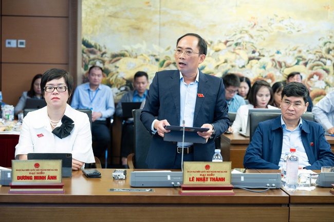 Đại biểu Quốc hội đề nghị bổ sung quy định về bản quyền tác phẩm báo chí sử dụng trí tuệ nhân tạo (AI), bảo vệ quyền tác giả - Ảnh 1. Đại biểu Quốc hội đề nghị bổ sung quy định về bản quyền tác phẩm báo chí sử dụng trí tuệ nhân tạo (AI), bảo vệ quyền tác giả - Ảnh 1.