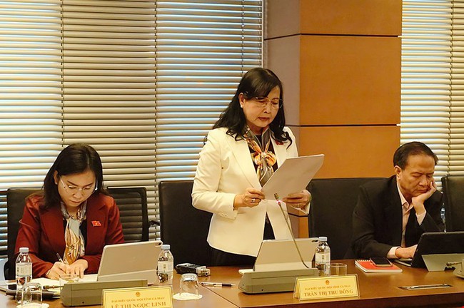 Đại biểu Quốc hội đề nghị bổ sung quy định về bản quyền tác phẩm báo chí sử dụng trí tuệ nhân tạo (AI), bảo vệ quyền tác giả - Ảnh 2. Đại biểu Quốc hội đề nghị bổ sung quy định về bản quyền tác phẩm báo chí sử dụng trí tuệ nhân tạo (AI), bảo vệ quyền tác giả - Ảnh 2.