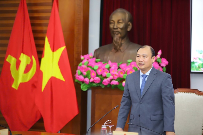 Bộ VHTTDL công bố và trao các quyết định bổ nhiệm cán bộ - Ảnh 4. Bộ VHTTDL công bố và trao các quyết định bổ nhiệm cán bộ - Ảnh 4.