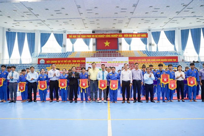 150 vận động viên tranh tài Giải các CLB VOVINAM TP.HCM 2025 - Ảnh 2. 150 vận động viên tranh tài Giải các CLB VOVINAM TP.HCM 2025 - Ảnh 2.