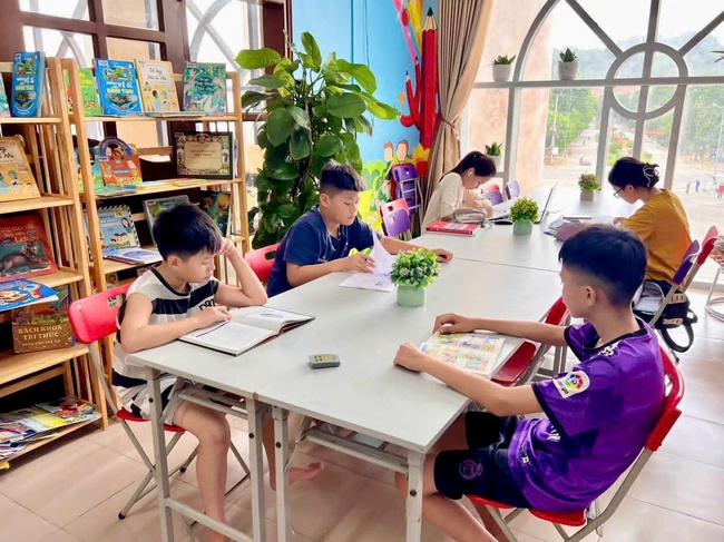 Thái Nguyên: Ưu tiên ứng dụng công nghệ thông tin trong phát triển văn hóa đọc - Ảnh 1.