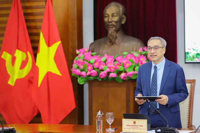 Bộ Văn hóa, Thể thao và Du lịch công bố và trao các quyết định về công tác cán bộ - Ảnh 9.