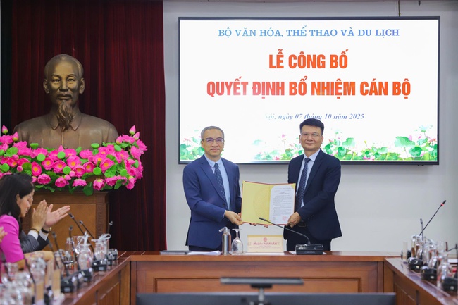 Bộ Văn hóa, Thể thao và Du lịch công bố và trao các quyết định về công tác cán bộ - Ảnh 5.