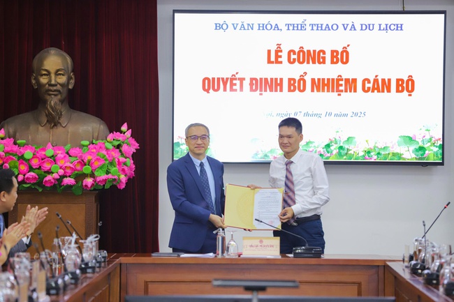 Bộ Văn hóa, Thể thao và Du lịch công bố và trao các quyết định về công tác cán bộ - Ảnh 6.